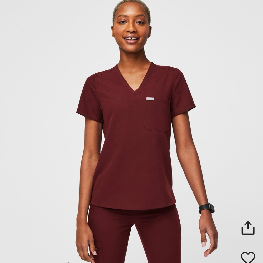 FIGS CATERINA SCRUB TOP- BURGUNDY